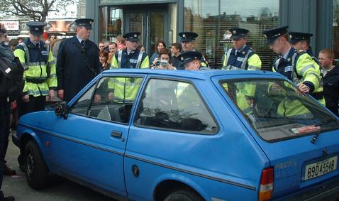 gardai remove car