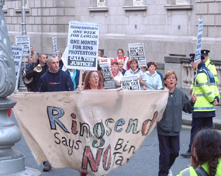 Ringsend arrive at Dail protest