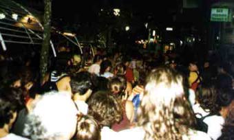 Demonstrating in support of the squat